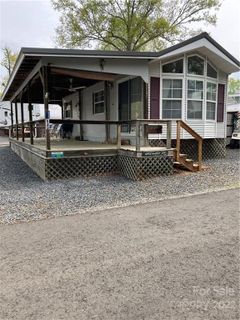 206 Beechwood Avenue 22G