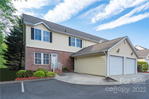 7034 Elm Hill Court sold home in Oak Hill Village, Charlotte, NC
