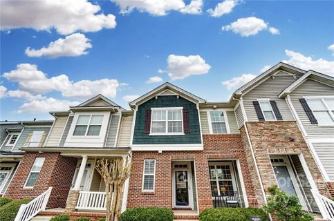 111 Walnut Cove Drive E