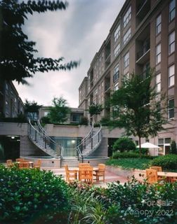 1315 East Boulevard 433
