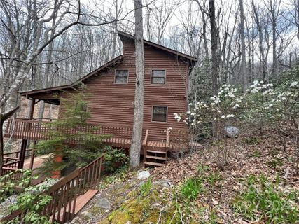 327 Poplar Drive sold home in Green Mtn Estates, Hendersonville, NC