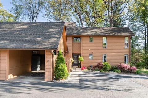 19 Village Drive sold home in Racquet Club Village, Asheville, NC