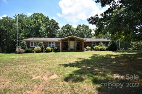 5374 Nc 150 Highway sold home in Briarcliff Acres, Lincolnton, NC