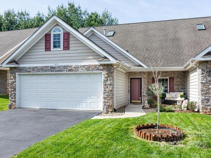 853 West Pointe Drive