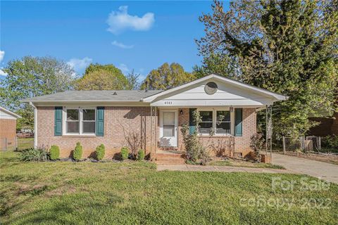 4743 Kenmont Drive