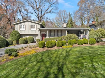 652 6th Avenue Place sold home in Oakwood, Hickory, NC