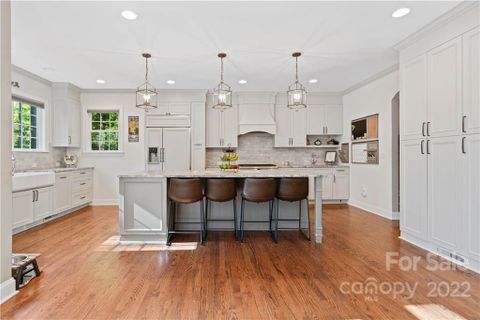 2305 Fontaine Court