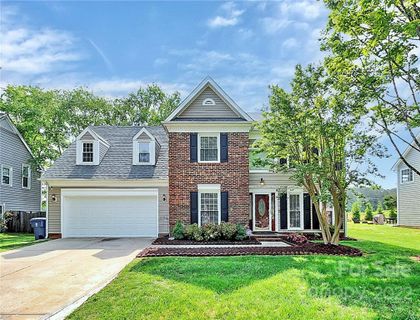 2733 Edgebrook Circle
