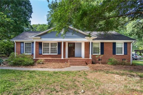 6713 Bradstock Lane