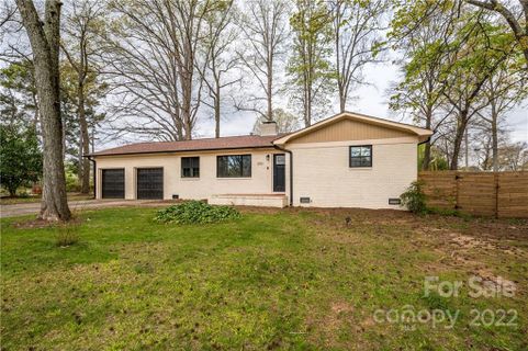 3701 Dunwoody Drive