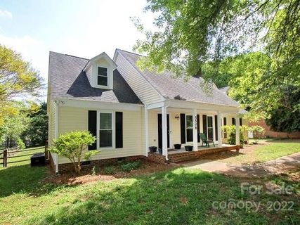 5508 Barnsdale Lane