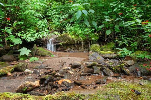 15 Mountain Mint Drive sold home in Alpine Mountain, Swannanoa, NC
