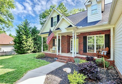 916 Gold Finch Circle sold home in Savannah Place, Fort Mill, SC