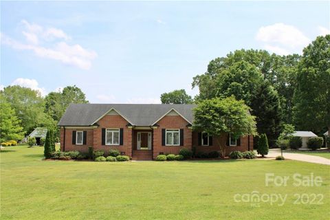 1608 Thornhill Drive sold home in Briarcliff, Monroe, NC