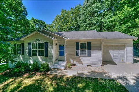 246 Valleyview Road sold home in Oakbrook, Mooresville, NC