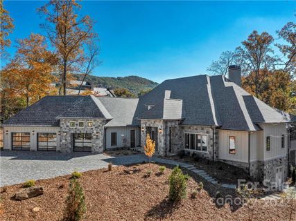 28 Woodtrail Way