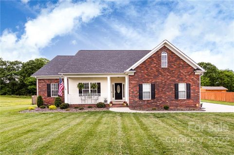2707 Falling Leaf Court sold home in Loxdale Farms, Monroe, NC