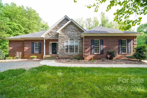 1817 Turtlewood Drive sold home in Oak Hill Plantation, Waxhaw, NC