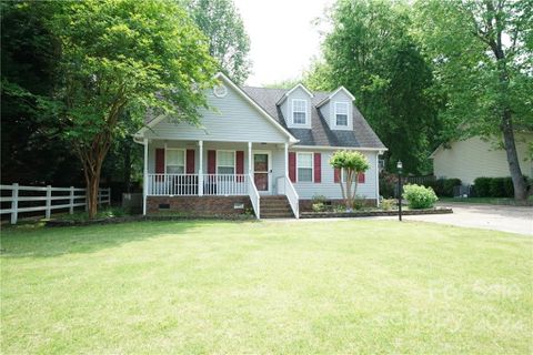1425 Lowell Trace