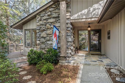 211 Estate Drive sold home in Chanteloupe, Hendersonville, NC