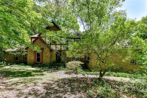 Previously sold for $624,400
