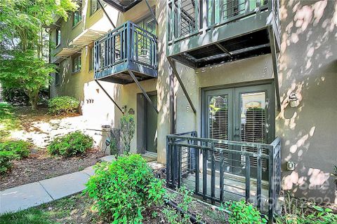 229 Dotger Avenue E16