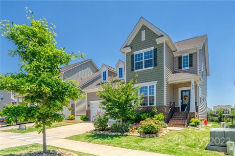 844 Braddock Way