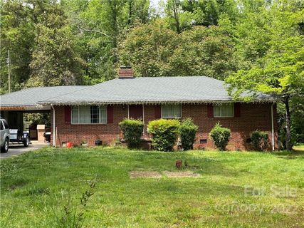 1225 Marlwood Circle