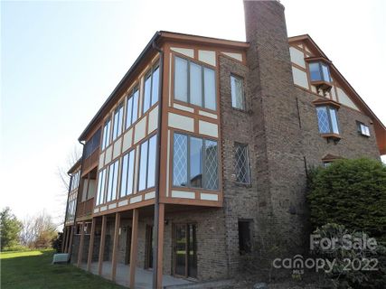 901 Fleetwood Plaza sold home in Fleetwood Plaza, Laurel Park, NC