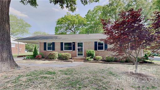 1003 Holly Drive