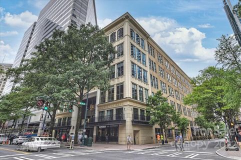 127 N Tryon Street 513