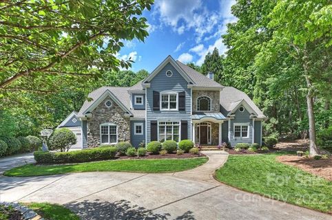 107 Breakwater Court