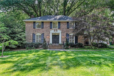 2212 Valencia Terrace