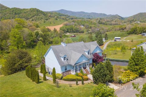 412 Everview Lane sold home in River Ridge Estates, Waynesville, NC