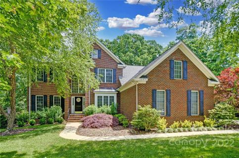 1607 Crestgate Drive