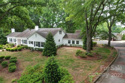 1205 Fairfield Drive