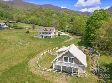 17 Rolling Meadow Lane sold home in Triple Creek Meadows, Clyde, NC