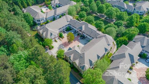 8913 Rosalyn Glen Road