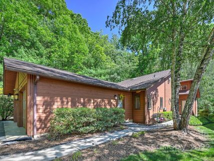 610 Woodfield Drive sold home in Woodfield Condos, Asheville, NC