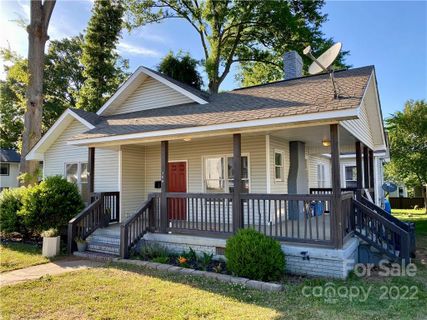 308 Coxe Avenue