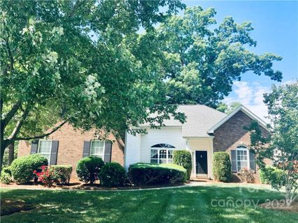 8715 Hambright Road sold home in Hambright Woods, Huntersville, NC