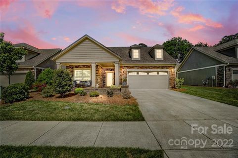 1405 Morningmist Court sold home in The Courtyards of Marvin, Marvin, NC