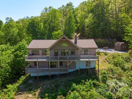 322 Ben Nevis Road sold home in Highland Forest, Brevard, NC