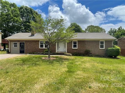1517 Meadowbrook Drive sold home in Meadowbrook Acres, Newton, NC