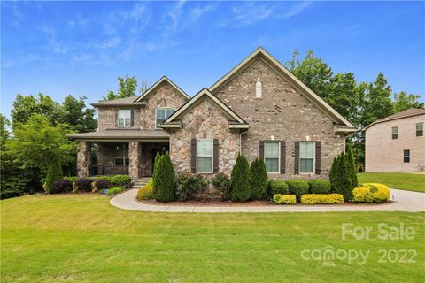 1012 Manorwyck Farms Drive