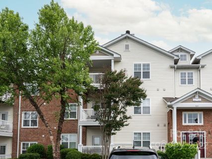 9877 Hyde Glen Court