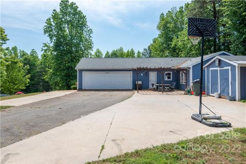 7361 Hagers Hollow Drive sold home in Hagers Hollow, Denver, NC