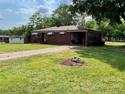 228 Ivy Run Court