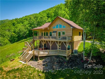 215 Appalachian Trail sold home in Appalachian Village, Maggie Valley, NC