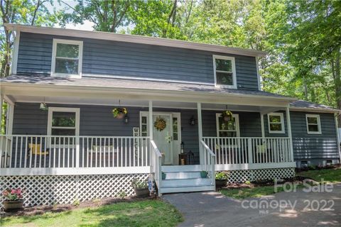 427 17th Avenue Drive sold home in Huntington Downs, Hickory, NC